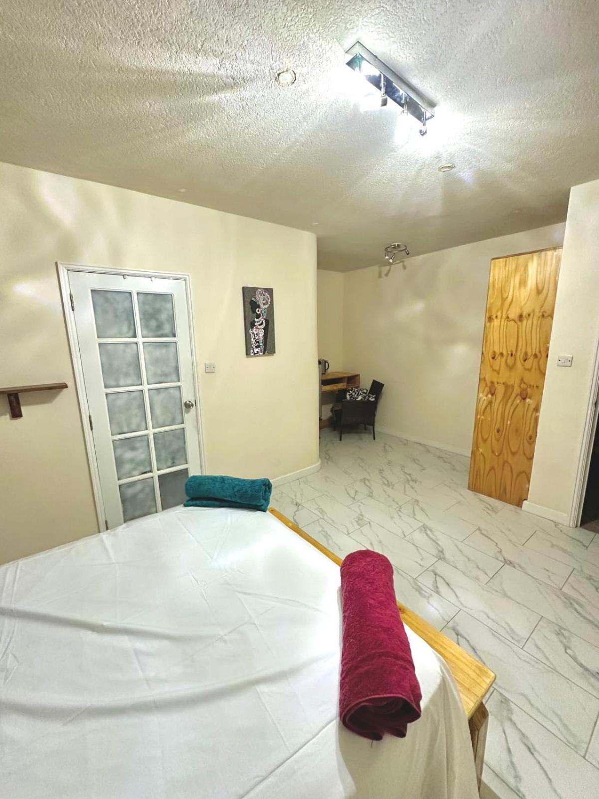 Shkyblue Suites Крайст Чърч Екстериор снимка